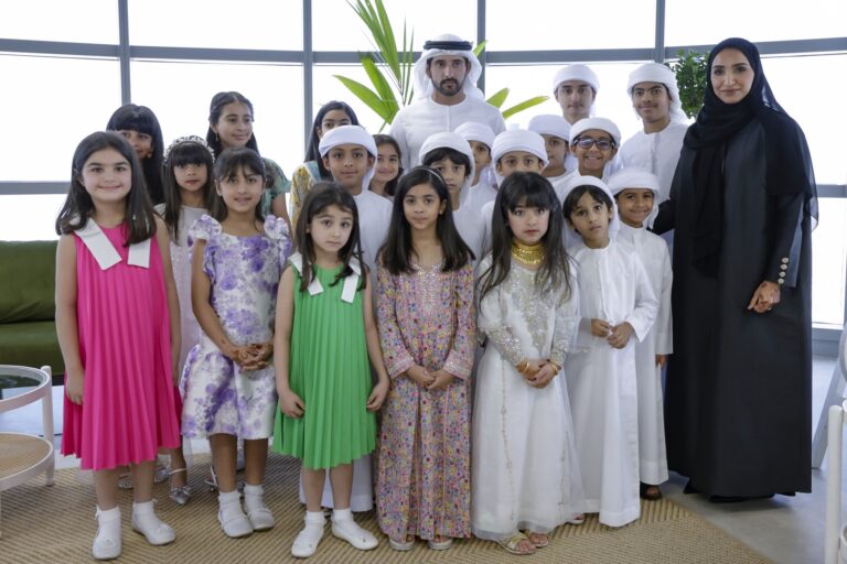 Hamdan bin Mohammed meets with Emirati children